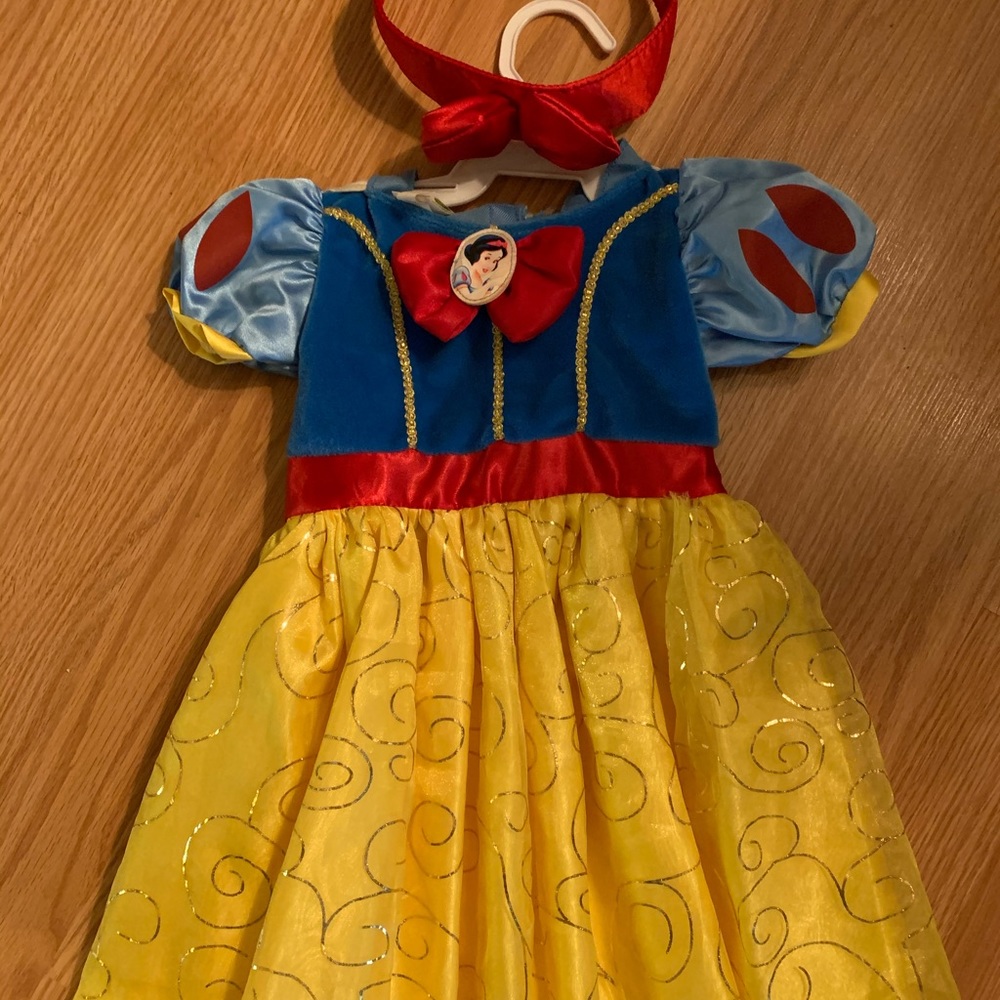 Disney store Snow White costume with headband